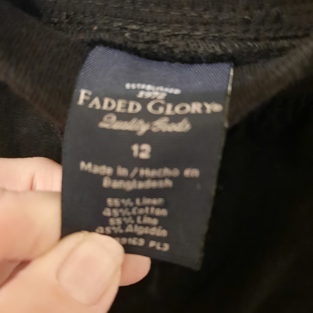black capris. faded glory. size 12 (SRC-80) - Picture 2 of 8